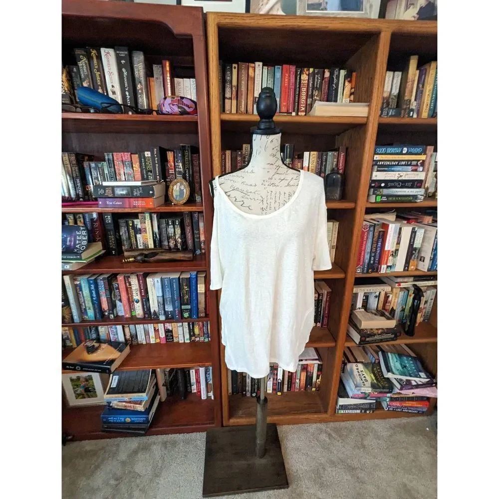 M + M + white sz m oversized knit slouch top cold shoulder short sleeve nwt
